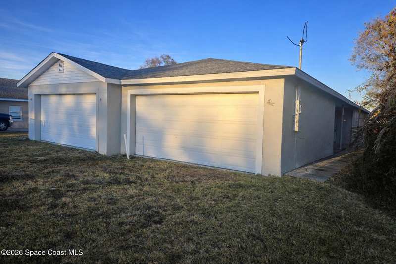 6 bedroom Single Family Residence at 2521 Pond Street, Hopkins Plat, Melbourne — photo 1