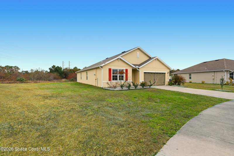 4 bedroom Single Family Residence at 349 Guinevere Drive, Brentwood Lakes Phase III, Palm Bay — photo 3