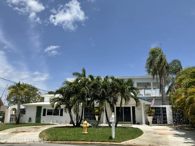 3 bedroom Single Family Residence at 345 S Point Court, Waterway Estates 3rd Addn, Satellite Beach — photo 2