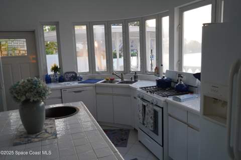 345 S Point Court, Satellite Beach FL - photo 12 of 27