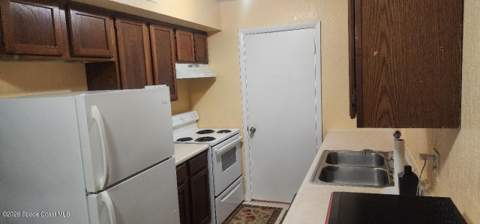 2101 Forest Knoll Drive #01-205, Palm Bay FL - photo 8 of 37