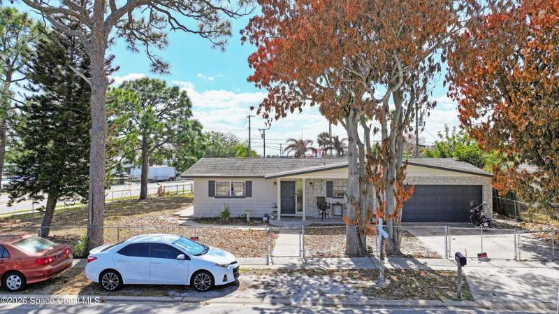 4 bedroom Single Family Residence at 1300 Lester Court, Caribbean Isles Unit 1, Merritt Island — photo 2