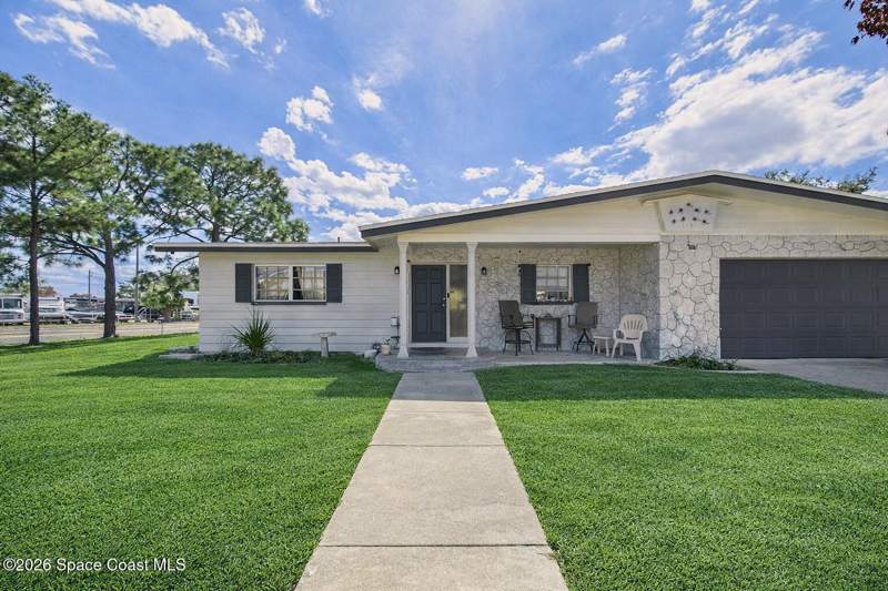 4 bedroom Single Family Residence at 1300 Lester Court, Caribbean Isles Unit 1, Merritt Island — photo 5