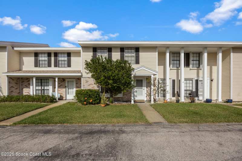 3 bedroom Townhouse at 2016 Manor Drive, Windsor Park Townhomes, Palm Bay — photo 1