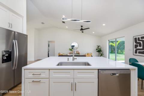 1085 Tahiti Avenue, Palm Bay FL - photo 10 of 31