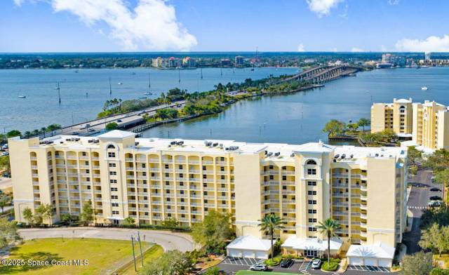 Island Pointe