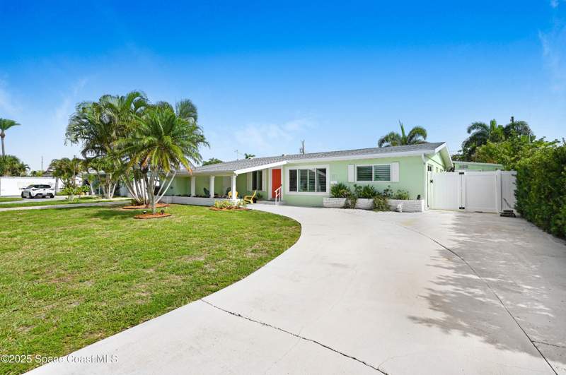 4 bedroom Single Family Residence at 231 Ocean Boulevard, South Patrick Shores 3rd Sec, Satellite Beach — photo 3