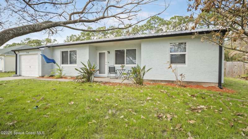 3 bedroom Single Family Residence at 950 Barbados Avenue, Port Malabar Unit 12, Palm Bay — photo 1