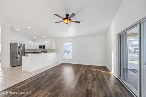 2140 Chinaberry Circle, Palm Bay FL - photo 11 of 25