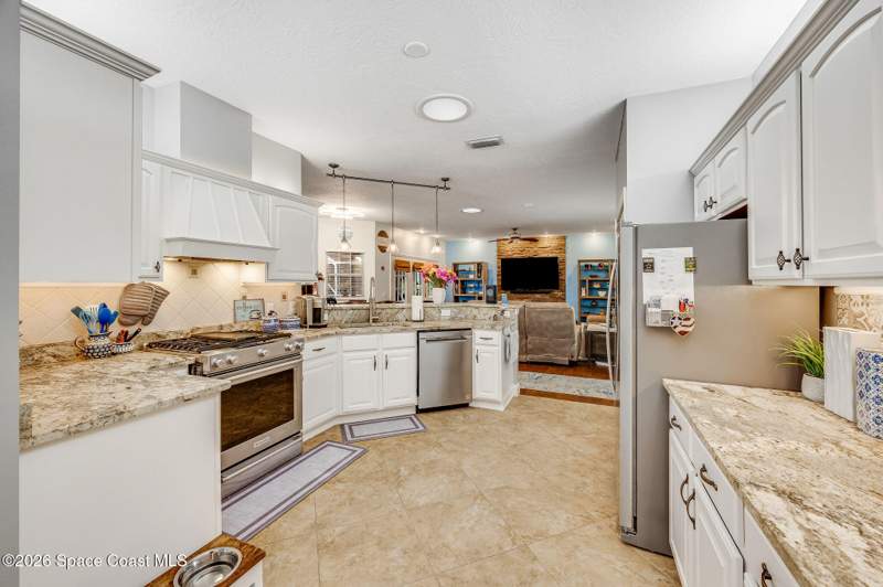 4 bedroom Single Family Residence at 3910 Wateroak Way, Silk Oak Estates, Titusville — photo 5