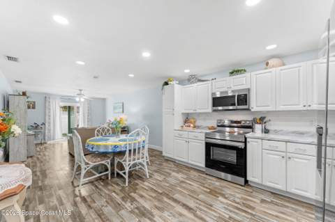 841 S Orlando Avenue, Cocoa Beach FL - photo 9 of 29