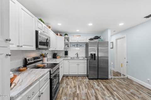 841 S Orlando Avenue, Cocoa Beach FL - photo 7 of 29