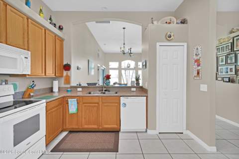 2101 Chinaberry Circle, Palm Bay FL - photo 6 of 29