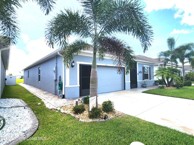 4 bedroom Single Family Residence at 731 Corbin Circle, Bayridge, Palm Bay — photo 2