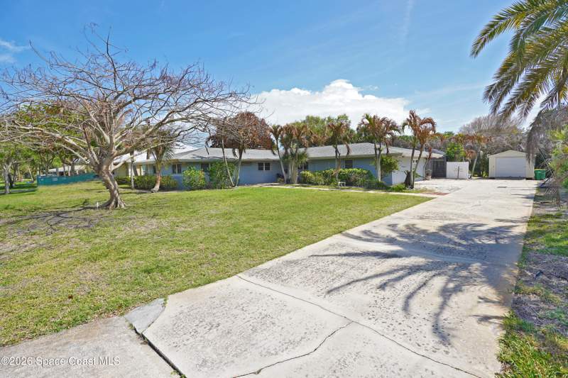 5 bedroom Single Family Residence at 57 Highland Drive, Highland Groves, Indialantic — photo 2