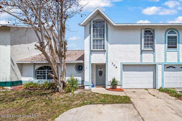 Del Real Town House Villas