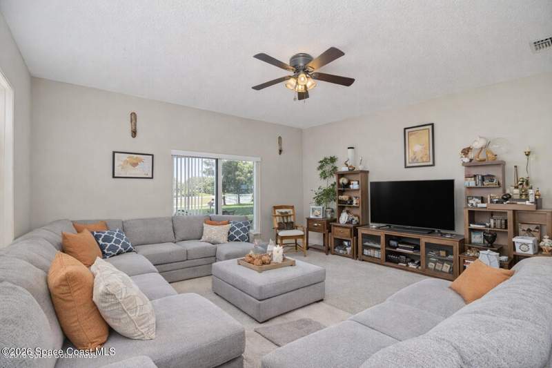 5 bedroom Single Family Residence at 154 Wading Bird Circle, Brentwood Lakes Pud Phase I, Palm Bay — photo 3