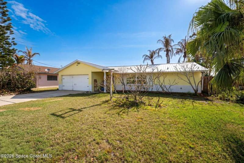 3 bedroom Single Family Residence at 2047 Barracuda Avenue, Riveria Estates Subd, Melbourne Beach — photo 3