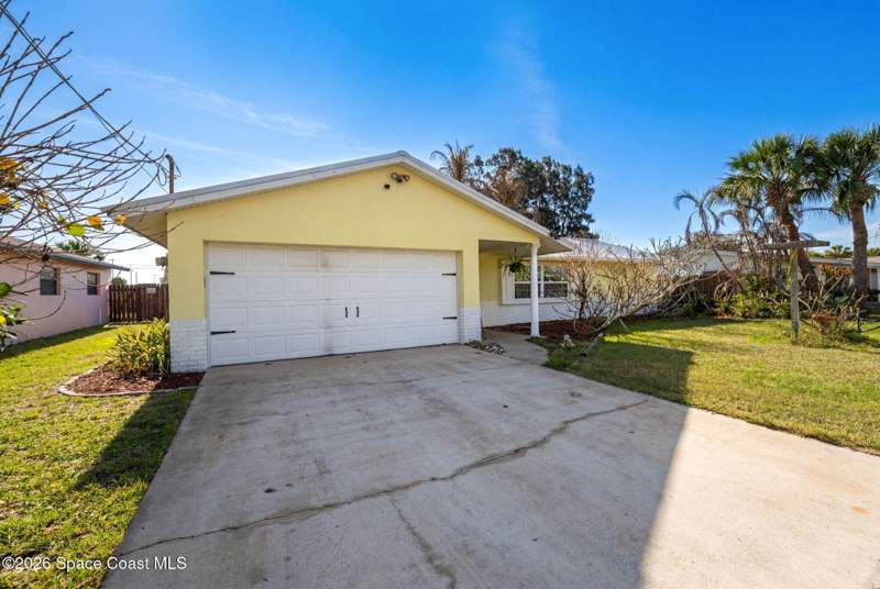3 bedroom Single Family Residence at 2047 Barracuda Avenue, Riveria Estates Subd, Melbourne Beach — photo 4