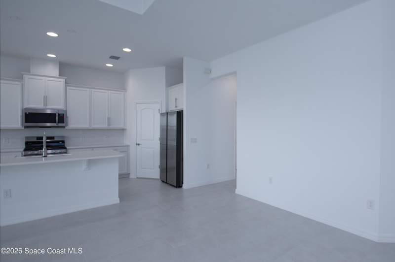 2 bedroom Townhouse at 3088 Pangea Circle, Pangea Park, Melbourne — photo 4