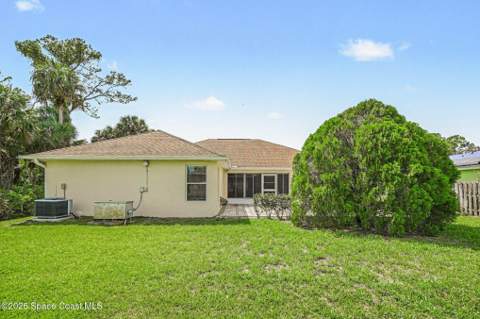 835 Rebus Avenue, Palm Bay FL - photo 8 of 28