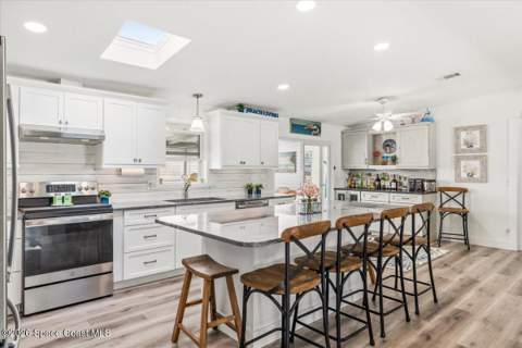 487 N Marlin Circle, Barefoot Bay FL - photo 17 of 36