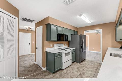 950 Whisperpine Drive, Melbourne FL - photo 10 of 51
