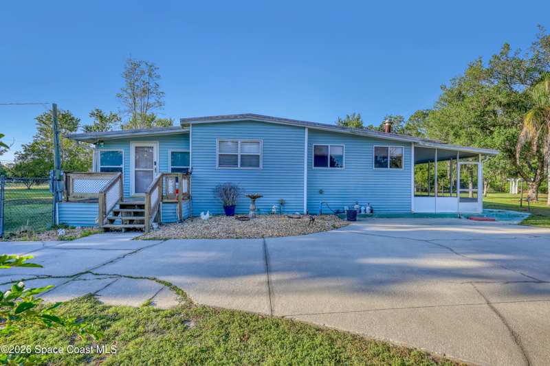 3 bedroom Manufactured Home at 2540 Tuscany Drive, Sherwood Ranchettes, Mims — photo 1