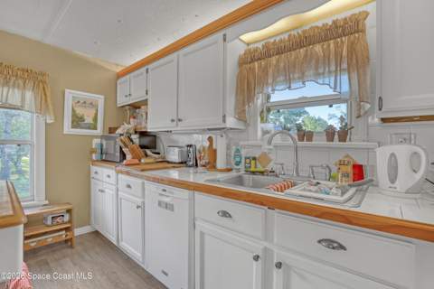 2540 Tuscany Drive, Mims FL - photo 14 of 51