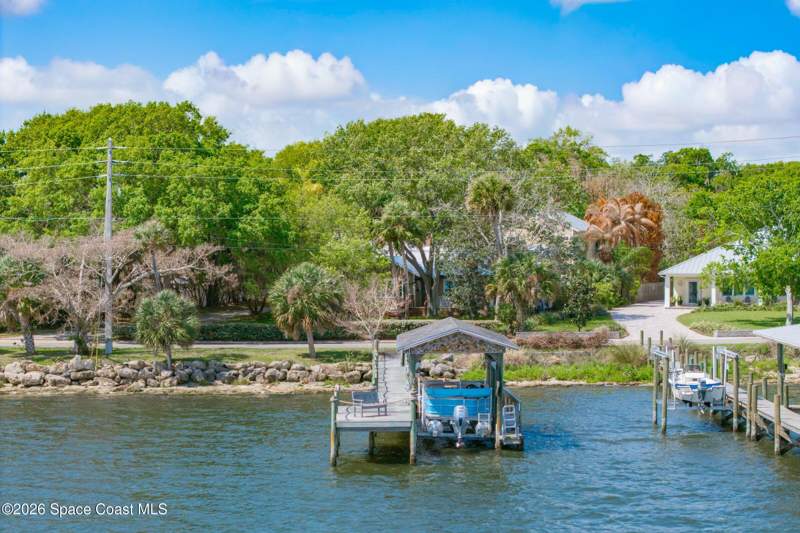 5 bedroom Single Family Residence at 409 Rockledge Drive, Rockledge, Rockledge — photo 4