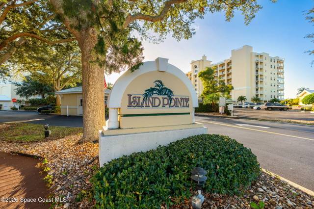 Island Pointe
