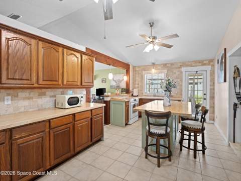 532 Sunset Boulevard, Melbourne Beach FL - photo 9 of 58