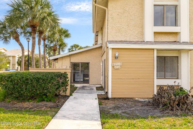 3 bedroom Townhouse at 1000 NE Abada Court #107, Port Malabar Country Club Unit 7 Pt of Second Repl, Palm Bay — photo 2