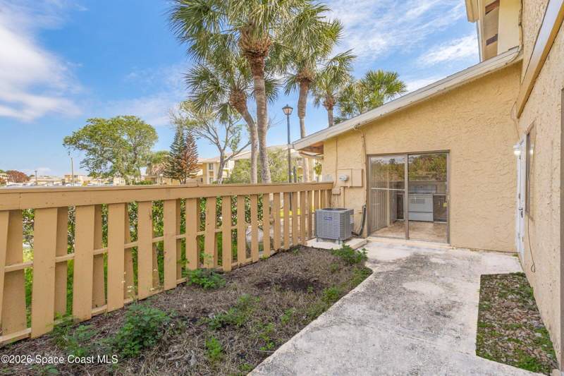 3 bedroom Townhouse at 1000 NE Abada Court #107, Port Malabar Country Club Unit 7 Pt of Second Repl, Palm Bay — photo 3