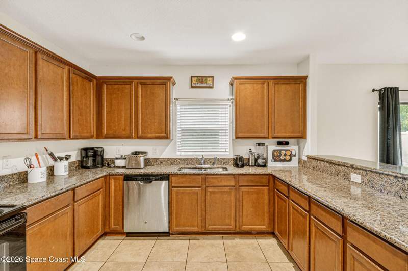 4 bedroom Single Family Residence at 547 Trymore Drive, Wellington at Bayside Lakes, Palm Bay — photo 3