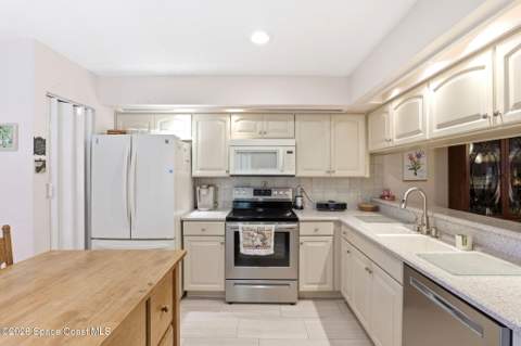 3312 Sea Mist Lane, Melbourne Beach FL - photo 7 of 38
