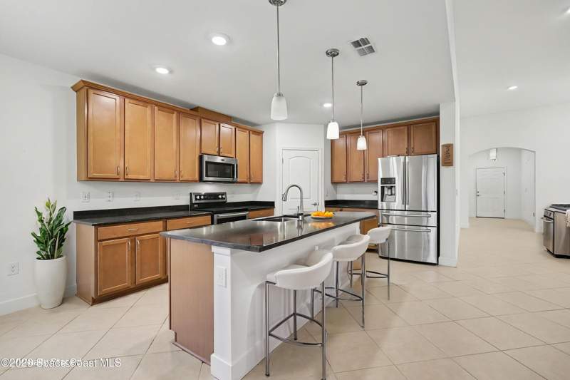 6 bedroom Single Family Residence at 1706 Elmhurst Circle, Port Malabar Unit 50, Palm Bay — photo 3