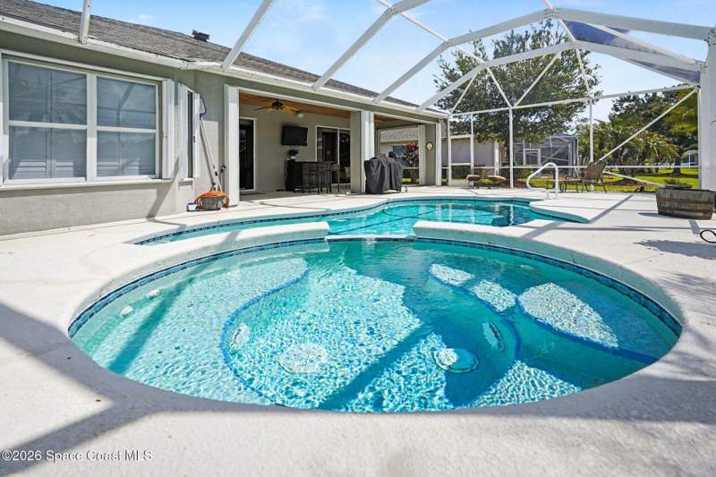 3 bedroom Single Family Residence at 348 Gardendale Circle, Monterey Cove at Bayside Lakes, Palm Bay — photo 3