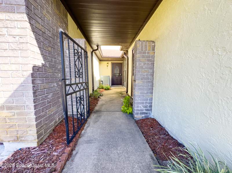 2 bedroom Single Family Residence at 2193 Kings Cross Street, Sherwood Forest Pud II Stage 1, Titusville — photo 2