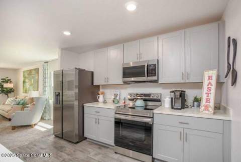 527 Lamkin Street, Palm Bay FL - photo 6 of 26