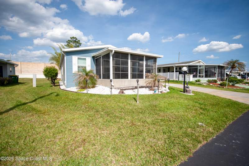 2 bedroom Manufactured Home at 645 Outer Drive #124, Northwest Lakes Condo Ph Vi, Cocoa — photo 2