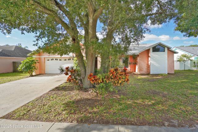 385 Island Oaks Place