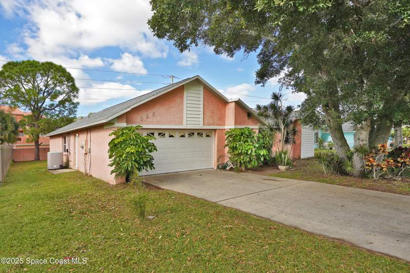3 bedroom Single Family Residence at 385 Island Oaks Place, Island Oaks Subdivision, Merritt Island — photo 2