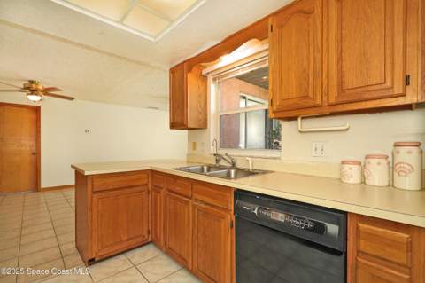 385 Island Oaks Place, Merritt Island FL - photo 11 of 35