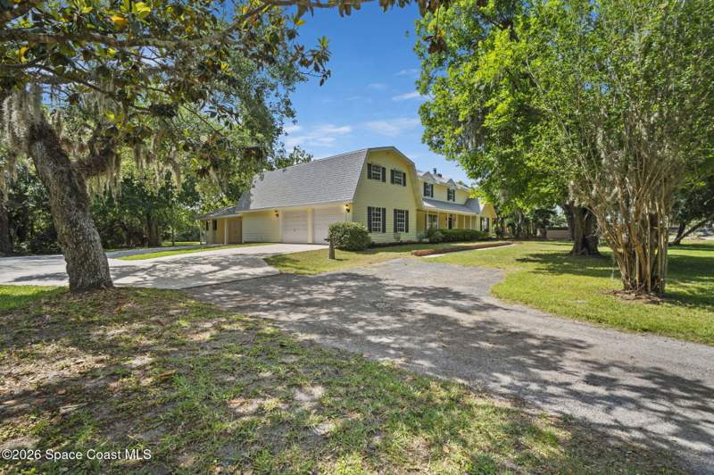 5 bedroom Single Family Residence at 945 Bluegrass Lane, Rockledge Acre Estates, Rockledge — photo 2