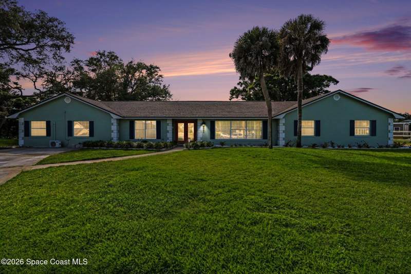 5 bedroom Single Family Residence at 3130 Saunders Place, Royal Oak Golf and Country Club Sec 3, Titusville — photo 5