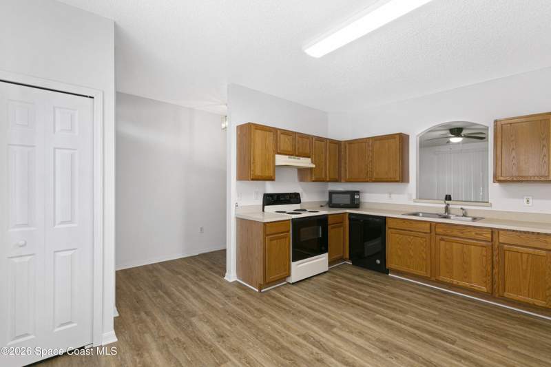 3 bedroom Single Family Residence at 855 Sandhurst Court, Sandhurst, Titusville — photo 4