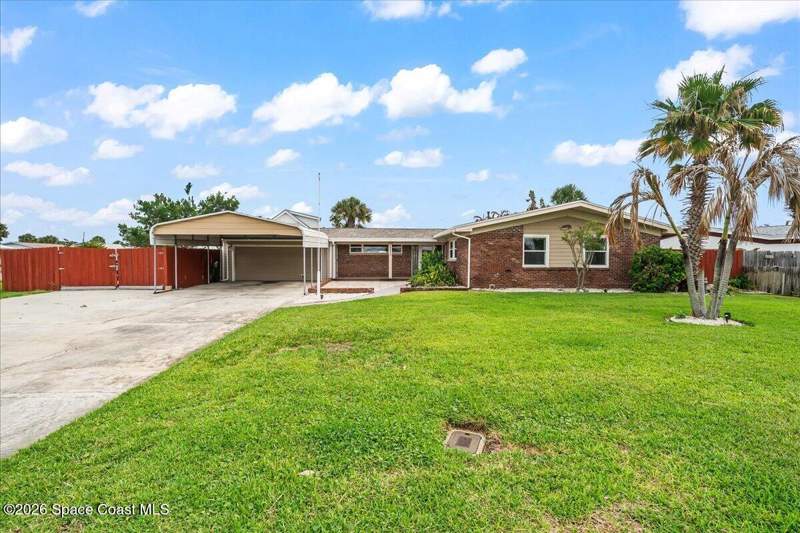 4 bedroom Single Family Residence at 1610 E Central Avenue, Riviera Isles Unit 1, Merritt Island — photo 3