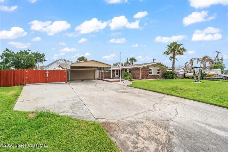 4 bedroom Single Family Residence at 1610 E Central Avenue, Riviera Isles Unit 1, Merritt Island — photo 4