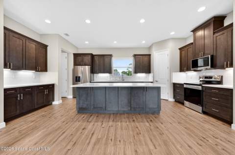 766 Starland Street, Palm Bay FL - photo 10 of 44